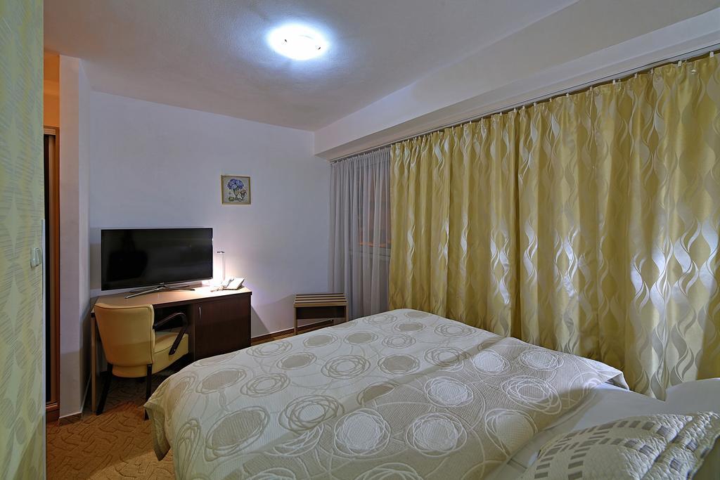 Hotel Saris Bardejov Exterior foto